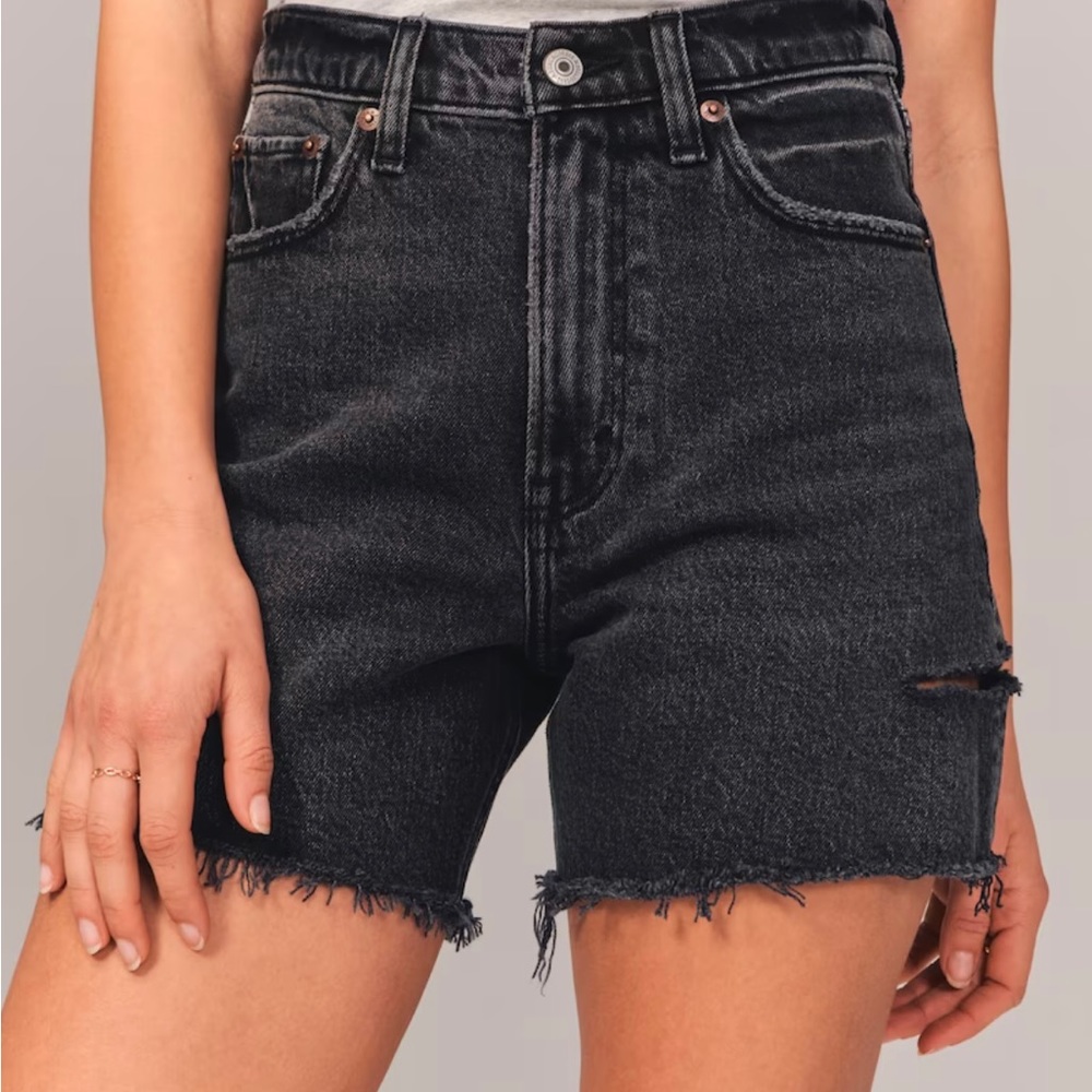 Abercrombie & Fitch High Rise Dad Short- NWT
